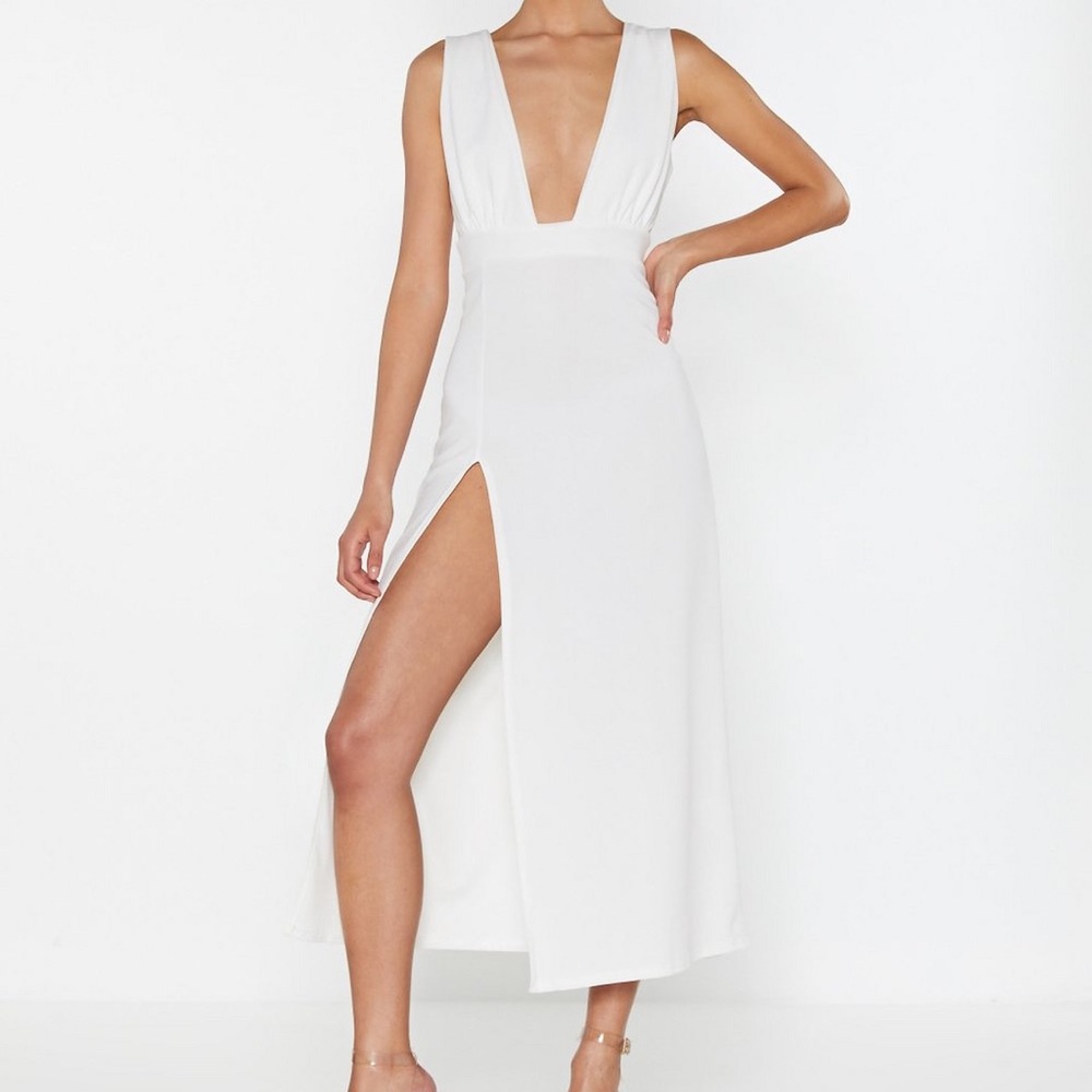 ‼️SOLD‼️White dress, plunging V-neck, Nasty Gal